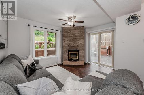 1733 Franklin Boulevard, Cambridge, ON - Indoor Photo Showing Living Room With Fireplace