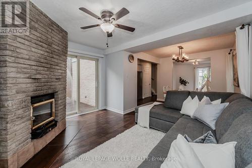 1733 Franklin Boulevard, Cambridge, ON - Indoor Photo Showing Living Room With Fireplace