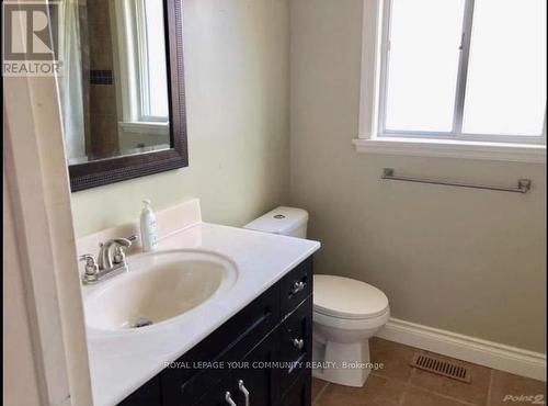 93 Hill Drive, Aurora, ON - Indoor Photo Showing Bathroom