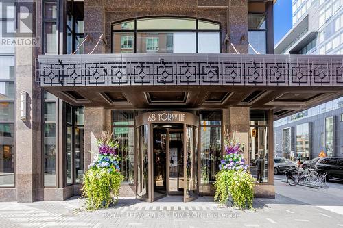 1602 - 68 Yorkville Avenue, Toronto, ON - Outdoor With Facade