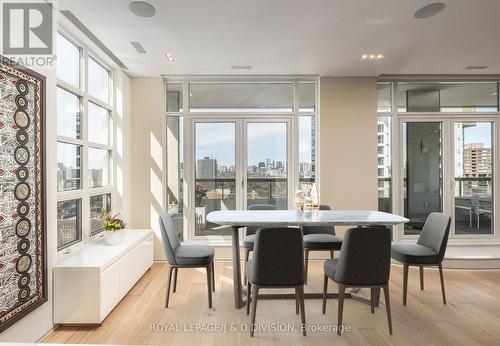 1602 - 68 Yorkville Avenue, Toronto, ON - Indoor Photo Showing Dining Room