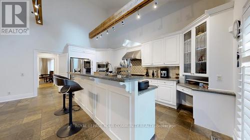 43 Denham Drive, Richmond Hill, ON - Indoor Photo Showing Kitchen