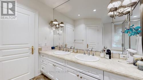 43 Denham Drive, Richmond Hill, ON - Indoor Photo Showing Bathroom