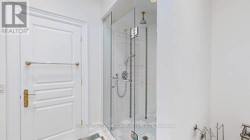 43 Denham Drive, Richmond Hill, ON - Indoor Photo Showing Bathroom