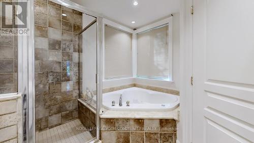 43 Denham Drive, Richmond Hill, ON - Indoor Photo Showing Bathroom