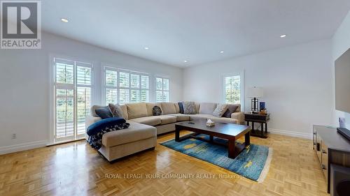 43 Denham Drive, Richmond Hill, ON - Indoor Photo Showing Living Room