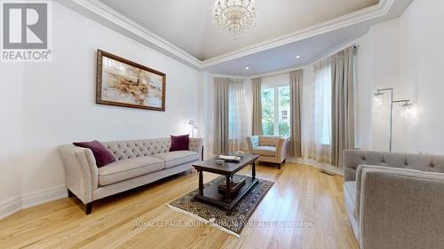 43 Denham Drive, Richmond Hill, ON - Indoor Photo Showing Living Room