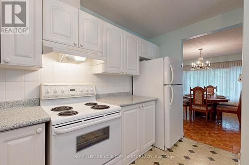 196 Pleasant Boulevard, Georgina, ON - Indoor Photo Showing Kitchen