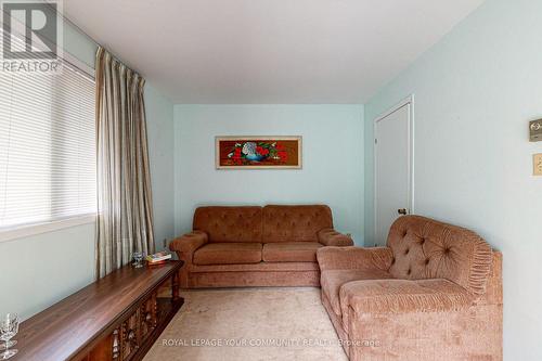 196 Pleasant Boulevard, Georgina, ON - Indoor Photo Showing Living Room