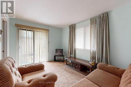 196 Pleasant Boulevard, Georgina, ON - Indoor Photo Showing Living Room