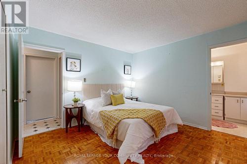 196 Pleasant Boulevard, Georgina, ON - Indoor Photo Showing Bedroom