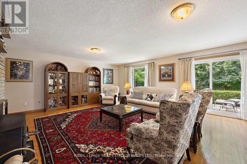 88 Waterford Drive, Toronto (Willowridge-Martingrove-Richview), ON - Indoor Photo Showing Living Room