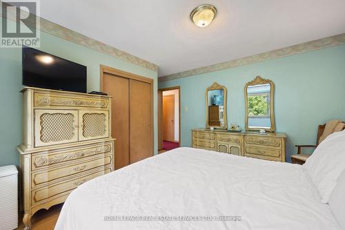 88 Waterford Drive, Toronto (Willowridge-Martingrove-Richview), ON - Indoor Photo Showing Bedroom