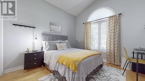 308 Metro Road N, Georgina, ON - Indoor Photo Showing Bedroom