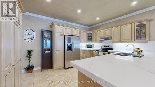 308 Metro Road N, Georgina, ON - Indoor Photo Showing Kitchen With Double Sink