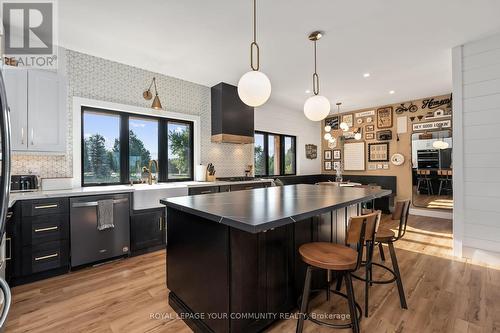 12 Uxbridge Heights Road, Brock (Sunderland), ON - Indoor Photo Showing Kitchen With Upgraded Kitchen