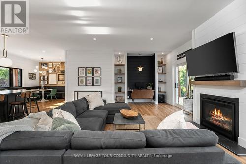 12 Uxbridge Heights Road, Brock (Sunderland), ON - Indoor Photo Showing Living Room With Fireplace