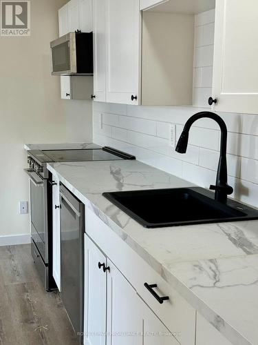 3 Clifford Street, Belleville, ON - Indoor Photo Showing Kitchen