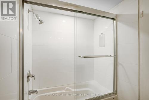 907 - 530 Lolita Gardens, Mississauga (Mississauga Valleys), ON - Indoor Photo Showing Bathroom