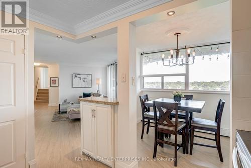 907 - 530 Lolita Gardens, Mississauga (Mississauga Valleys), ON - Indoor Photo Showing Dining Room