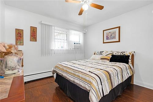 5093 Drummond Road, Niagara Falls, ON - Indoor Photo Showing Bedroom