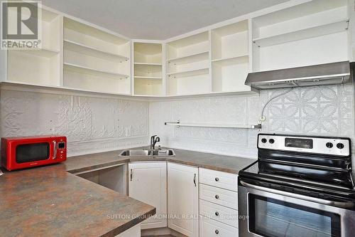 2812 - 40 Homewood Avenue, Toronto (Cabbagetown-South St. James Town), ON - Indoor Photo Showing Kitchen With Double Sink