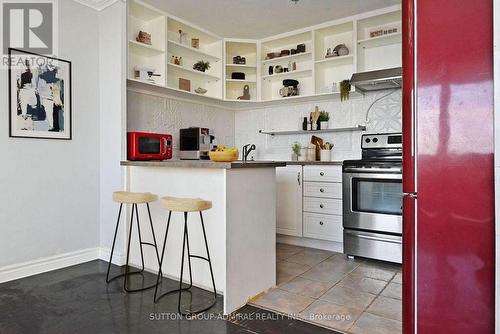 2812 - 40 Homewood Avenue, Toronto, ON - Indoor Photo Showing Kitchen