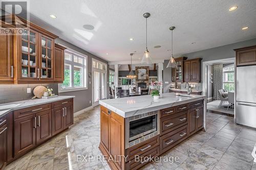 49 Byron Avenue, Thames Centre (Dorchester), ON - Indoor Photo Showing Kitchen With Upgraded Kitchen