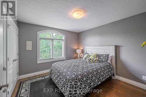 49 Byron Avenue, Thames Centre (Dorchester), ON - Indoor Photo Showing Bedroom