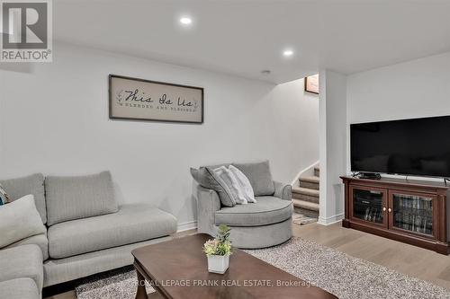 263 Bowen Drive, Peterborough (Northcrest), ON - Indoor Photo Showing Living Room