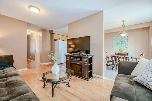 565 Rymal Road E|Unit #43, Hamilton, ON - Indoor Photo Showing Living Room