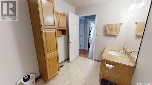 1109 Main Street, Moosomin, SK - Indoor Photo Showing Bathroom