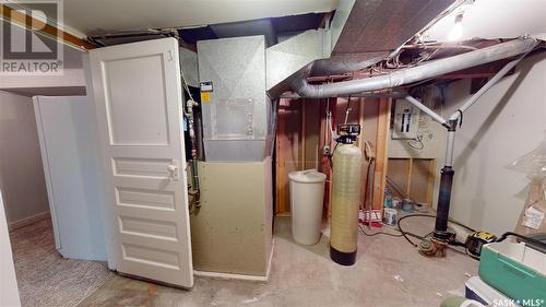 1109 Main Street, Moosomin, SK - Indoor Photo Showing Basement