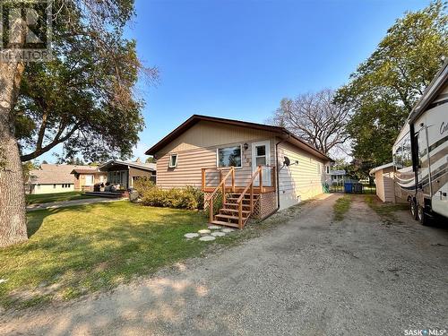 1109 Main Street, Moosomin, SK - Outdoor