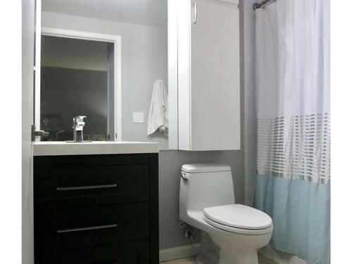 204-1801 Bayview Ave, Toronto, ON - Indoor Photo Showing Bathroom