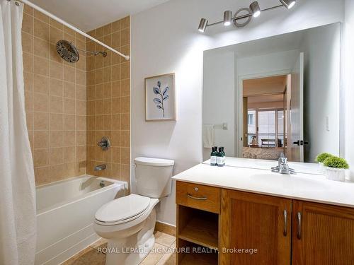 806-220 Victoria St, Toronto, ON - Indoor Photo Showing Bathroom