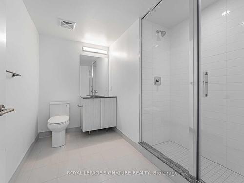 521-158 Front St E, Toronto, ON - Indoor Photo Showing Bathroom