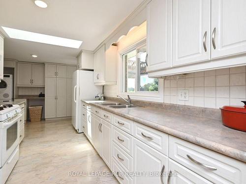 6438 9Th Line, New Tecumseth, ON - Indoor Photo Showing Kitchen With Double Sink