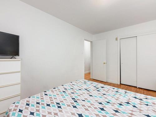 Master bedroom - 5701  - 5703 Av. Coolbrook, Montréal (Côte-Des-Neiges/Notre-Dame-De-Grâce), QC - Indoor Photo Showing Bedroom