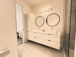 Ensuite bathroom - 