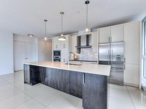 Cuisine - Ph2204-1225 Boul. Robert-Bourassa, Montréal (Ville-Marie), QC - Indoor Photo Showing Kitchen With Upgraded Kitchen