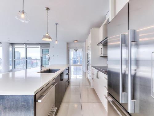 Cuisine - Ph2204-1225 Boul. Robert-Bourassa, Montréal (Ville-Marie), QC - Indoor Photo Showing Kitchen With Upgraded Kitchen