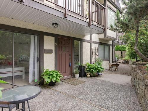 2-1464 Fort St, Victoria, BC 