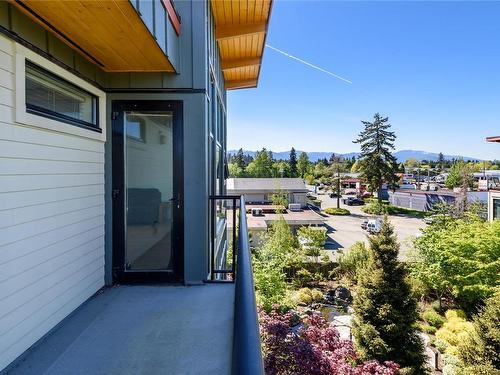 145-2300 Mansfield Dr, Courtenay, BC - Outdoor With Exterior