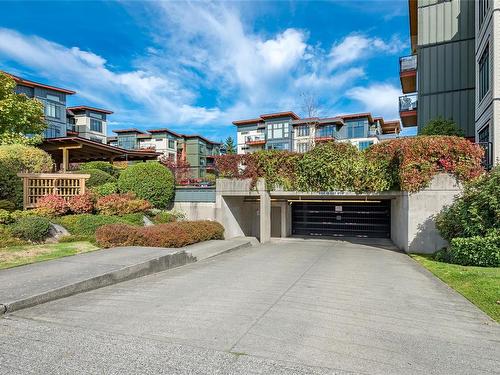 145-2300 Mansfield Dr, Courtenay, BC - Outdoor