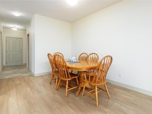 145-2300 Mansfield Dr, Courtenay, BC - Indoor Photo Showing Dining Room