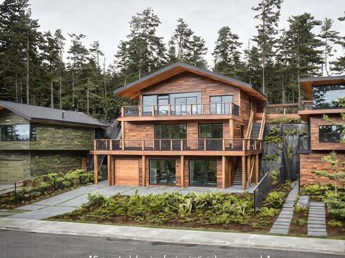 238 First St, Tofino, BC 