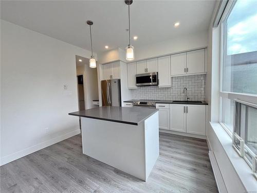 105-119 Haliburton St, Nanaimo, BC - Indoor Photo Showing Kitchen With Upgraded Kitchen