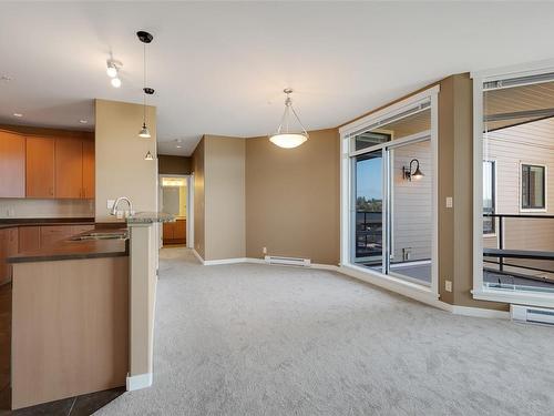 309-330 Waterfront Cres, Victoria, BC - Indoor