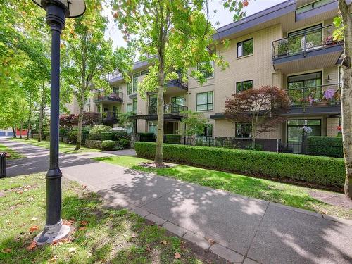 309-330 Waterfront Cres, Victoria, BC - Outdoor